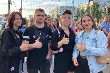 Студенты приняли участие в открытии памятника Александрову